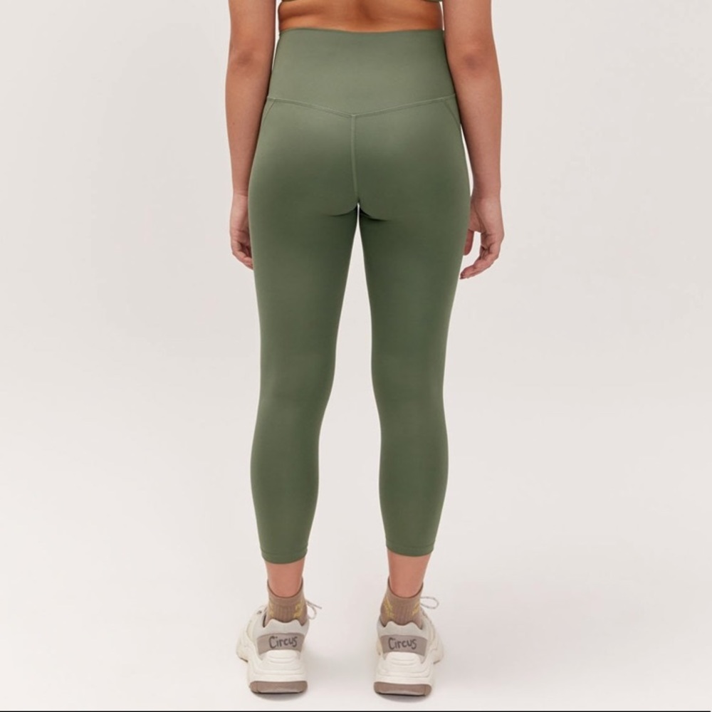 SOLD Girlfriend Collective Thyme Leggings - Picture 3 of 4